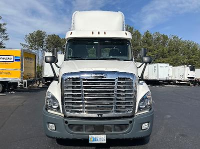 Used 2020 Freightliner Cascadia Detroit DD13 Semi Truck for sale #351564 - photo 2