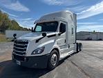 Used 2020 Freightliner Cascadia Detroit DD15AT Semi Truck with Sleeper Cab for sale #351734 - photo 3