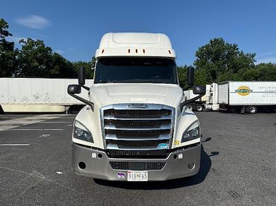 Used 2020 Freightliner Cascadia Detroit DD15AT Semi Truck with Sleeper Cab for sale #351744 - photo 2