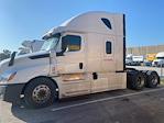 Used 2020 Freightliner Cascadia Detroit DD15AT Semi Truck with Sleeper Cab for sale #351746 - photo 4