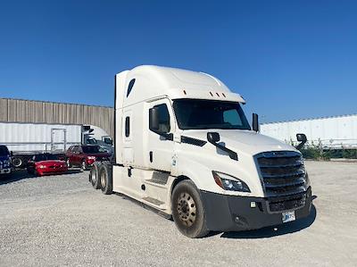 Used 2020 Freightliner Cascadia Detroit DD15AT Semi Truck with Sleeper Cab for sale #351748 - photo 1