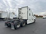 Used 2020 Freightliner Cascadia Detroit DD15AT Semi Truck with Sleeper Cab for sale #351749 - photo 7