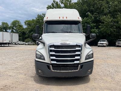 Used 2020 Freightliner Cascadia Detroit DD15AT Semi Truck with Sleeper Cab for sale #351774 - photo 2