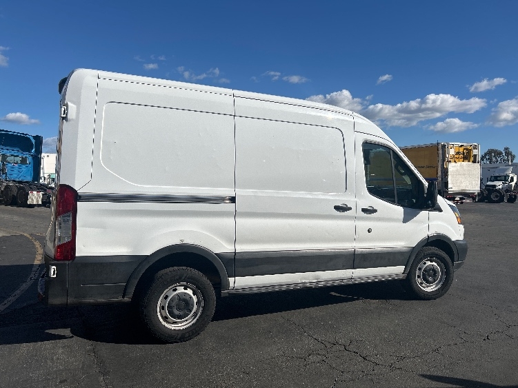 Used 2019 Ford Transit 250 - photo 17