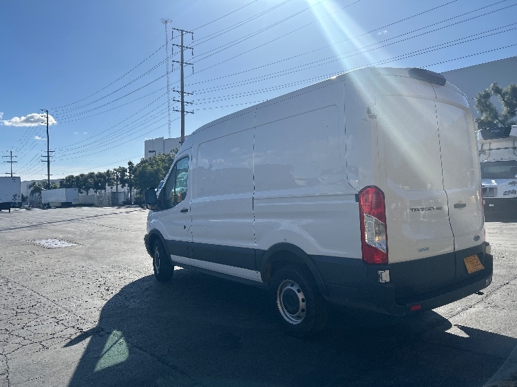 Used 2019 Ford Transit 250 - photo 8