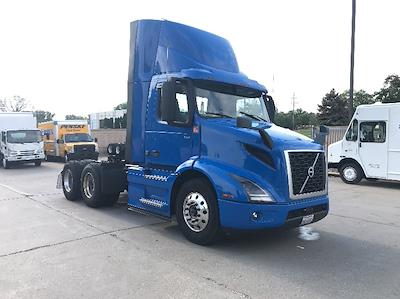 Used 2020 Volvo VNR Volvo D13 Semi Truck for sale #351890 - photo 1