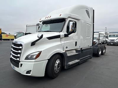Used 2020 Freightliner Cascadia Detroit DD15AT Semi Truck with Sleeper Cab for sale #352006 - photo 1