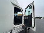 Used 2020 Freightliner Cascadia Detroit DD15AT Semi Truck with Sleeper Cab for sale #352006 - photo 13