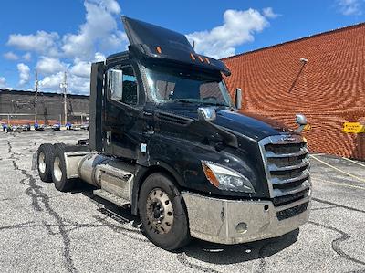 Used 2020 Freightliner Cascadia Detroit DD15AT Semi Truck for sale #352162 - photo 1