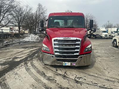 Used 2020 Freightliner Cascadia Detroit DD13 Semi Truck for sale #352171 - photo 2