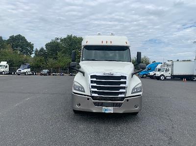 Used 2020 Freightliner Cascadia Detroit DD15AT Semi Truck with Sleeper Cab for sale #352269 - photo 2
