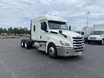 Used 2020 Freightliner Cascadia Detroit DD15AT Semi Truck with Sleeper Cab for sale #352269 - photo 1