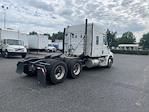 Used 2020 Freightliner Cascadia Detroit DD15AT Semi Truck with Sleeper Cab for sale #352269 - photo 7