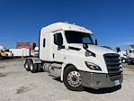 Used 2020 Freightliner Cascadia Detroit DD15AT Semi Truck with Sleeper Cab for sale #352270 - photo 1