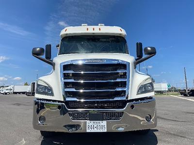 Used 2020 Freightliner Cascadia Detroit DD15AT Semi Truck with Sleeper Cab for sale #352272 - photo 2
