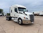 Used 2020 Freightliner Cascadia Detroit DD15AT Semi Truck with Sleeper Cab for sale #352276 - photo 1