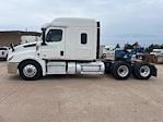 Used 2020 Freightliner Cascadia Detroit DD15AT Semi Truck with Sleeper Cab for sale #352276 - photo 4