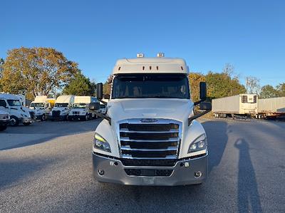 Used 2020 Freightliner Cascadia Detroit DD15AT Semi Truck with Sleeper Cab for sale #352281 - photo 2