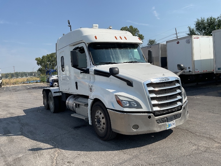 Used 2020 Freightliner Cascadia - photo 1