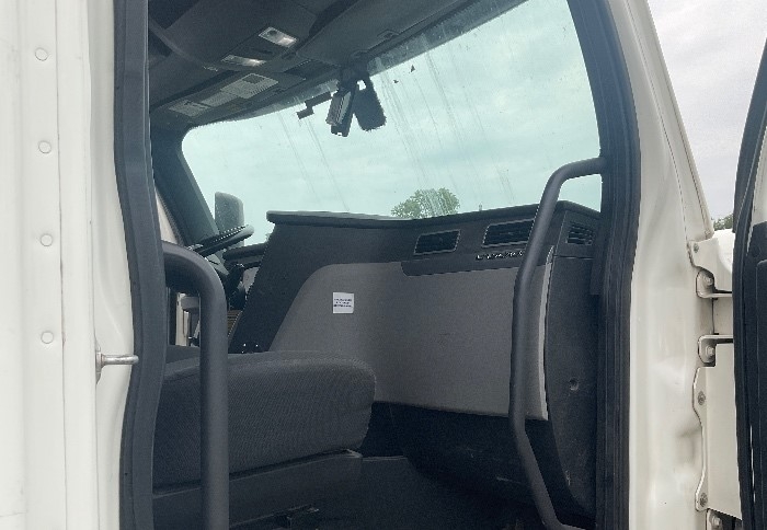 Used 2020 Freightliner Cascadia - photo 14