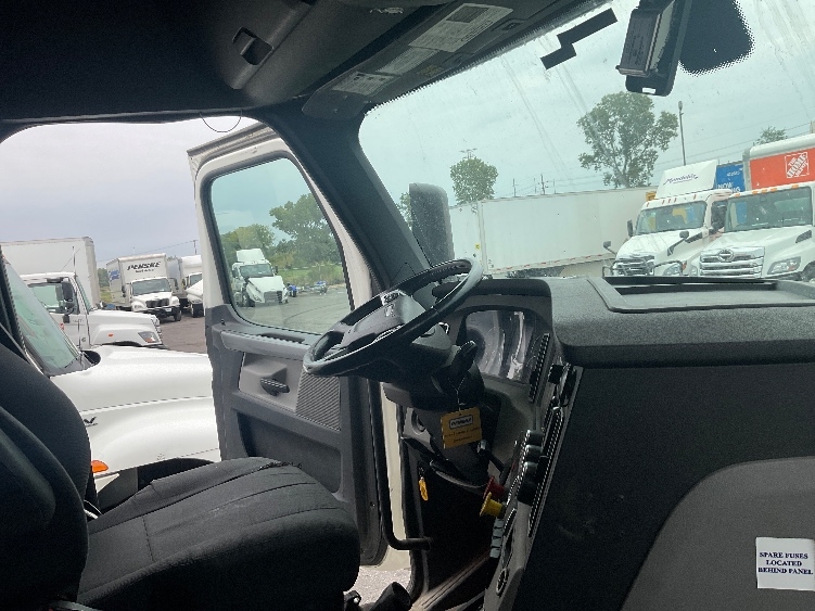 Used 2020 Freightliner Cascadia - photo 16