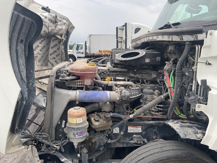 Used 2020 Freightliner Cascadia - photo 22