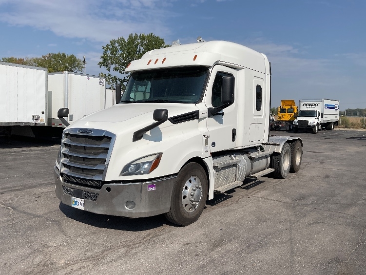 Used 2020 Freightliner Cascadia - photo 5