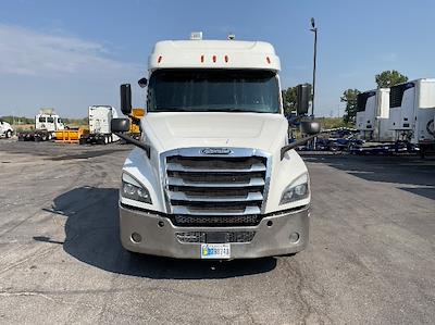 Used 2020 Freightliner Cascadia Detroit DD15AT Semi Truck with Sleeper Cab for sale #352288 - photo 2