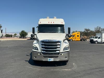 Used 2020 Freightliner Cascadia Detroit DD15AT Semi Truck with Sleeper Cab for sale #352290 - photo 2