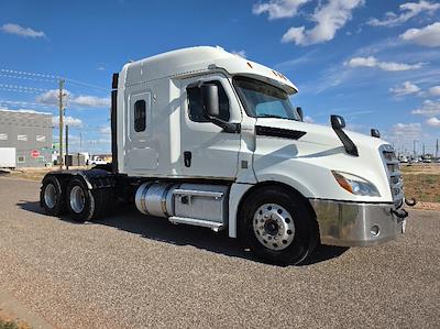 Used 2020 Freightliner Cascadia Detroit DD15AT Semi Truck with Sleeper Cab for sale #352293 - photo 1