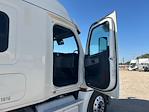 Used 2020 Freightliner Cascadia Detroit DD15AT Semi Truck with Sleeper Cab for sale #352301 - photo 13