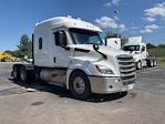 Used 2020 Freightliner Cascadia Detroit DD15AT Semi Truck with Sleeper Cab for sale #352305 - photo 1