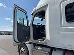 Used 2020 Freightliner Cascadia Detroit DD15AT Semi Truck with Sleeper Cab for sale #352305 - photo 9