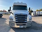 Used 2020 Freightliner Cascadia Detroit DD15AT Semi Truck with Sleeper Cab for sale #352307 - photo 2