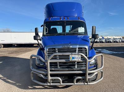 Used 2020 Freightliner Cascadia Detroit DD13 Semi Truck for sale #352628 - photo 2