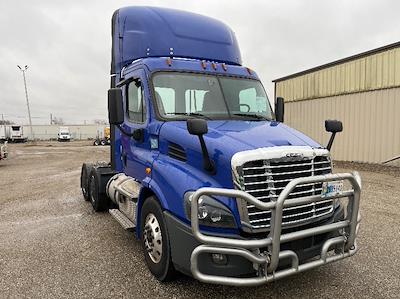 Used 2020 Freightliner Cascadia Detroit DD13 Semi Truck for sale #352629 - photo 1