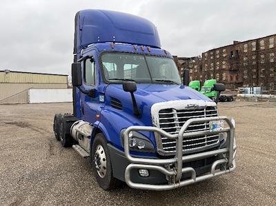 Used 2020 Freightliner Cascadia Detroit DD13 Semi Truck for sale #352630 - photo 1