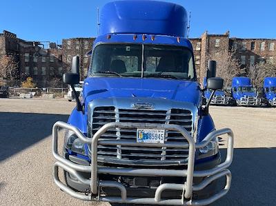 Used 2020 Freightliner Cascadia Detroit DD13 Semi Truck for sale #352634 - photo 2