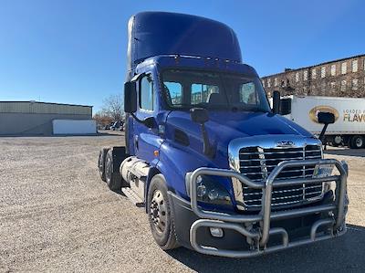 Used 2020 Freightliner Cascadia Detroit DD13 Semi Truck for sale #352635 - photo 1