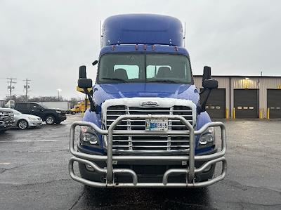 Used 2020 Freightliner Cascadia Detroit DD13 Semi Truck for sale #352644 - photo 2