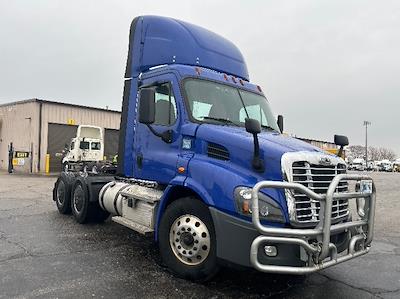 Used 2020 Freightliner Cascadia Detroit DD13 Semi Truck for sale #352655 - photo 1
