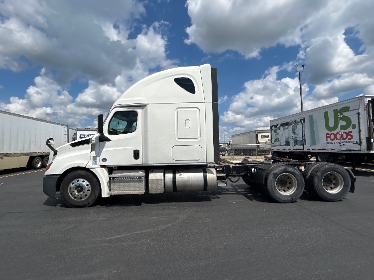 Used 2020 Freightliner Cascadia - photo 6