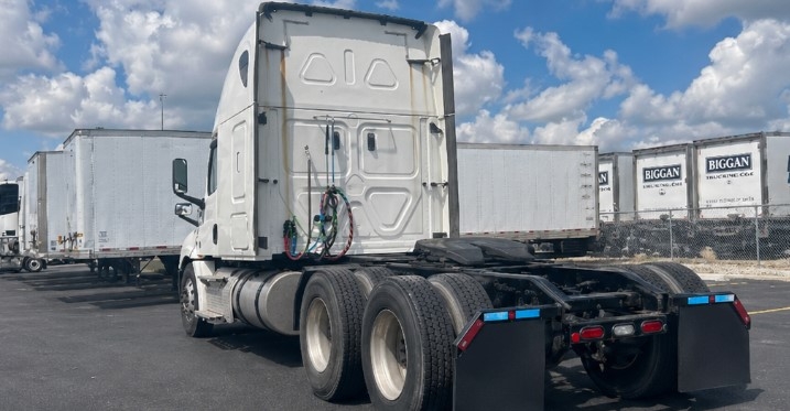 Used 2020 Freightliner Cascadia - photo 7