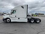 Used 2020 Freightliner Cascadia Detroit DD15AT Semi Truck with Sleeper Cab for sale #352743 - photo 4