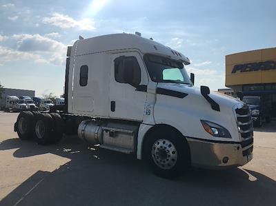 Used 2020 Freightliner Cascadia Detroit DD15AT Semi Truck with Sleeper Cab for sale #352754 - photo 1