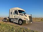 Used 2020 Freightliner Cascadia Detroit DD15AT Semi Truck with Sleeper Cab for sale #352755 - photo 1
