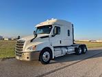 Used 2020 Freightliner Cascadia Detroit DD15AT Semi Truck with Sleeper Cab for sale #352755 - photo 3
