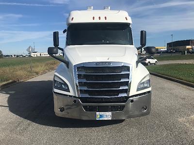 Used 2020 Freightliner Cascadia Detroit DD15AT Semi Truck with Sleeper Cab for sale #352758 - photo 2