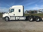 Used 2020 Freightliner Cascadia Detroit DD15AT Semi Truck with Sleeper Cab for sale #352758 - photo 4