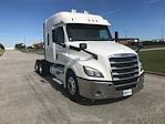 Used 2020 Freightliner Cascadia Detroit DD15AT Semi Truck with Sleeper Cab for sale #352760 - photo 1